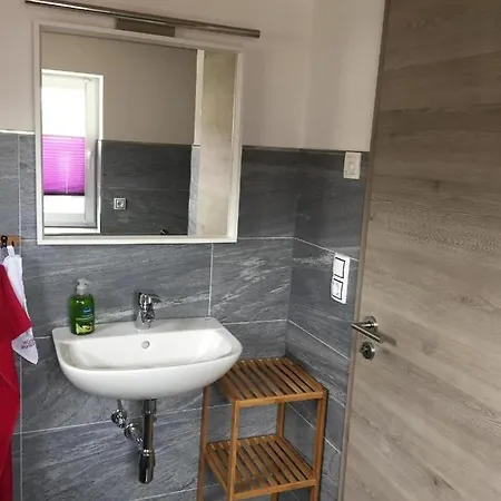 Ferienwohnung Fam Gross Apartment Konigswalde